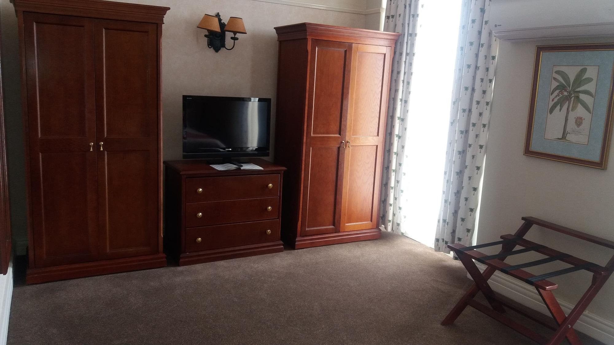 The Balmoral - Halaal Hotel Durban Bagian luar foto